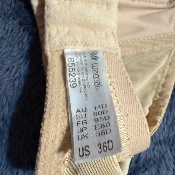 Wacoal Cream Bra with Textured Design and Adjustable Straps - Picture 3 of 4